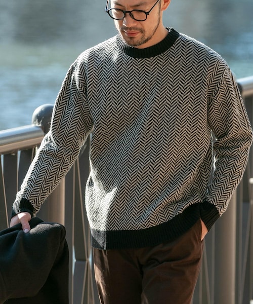 URBAN RESEARCH ROSSO（アーバンリサーチロッソ）の「『XLサイズあり』ヘリンボーン柄クルーネックニット（ニット/セーター・メンズ・IVORY/BLACK/GREIGE/NAVY/GRAY・S/M/L/XL）」の2枚目の写真