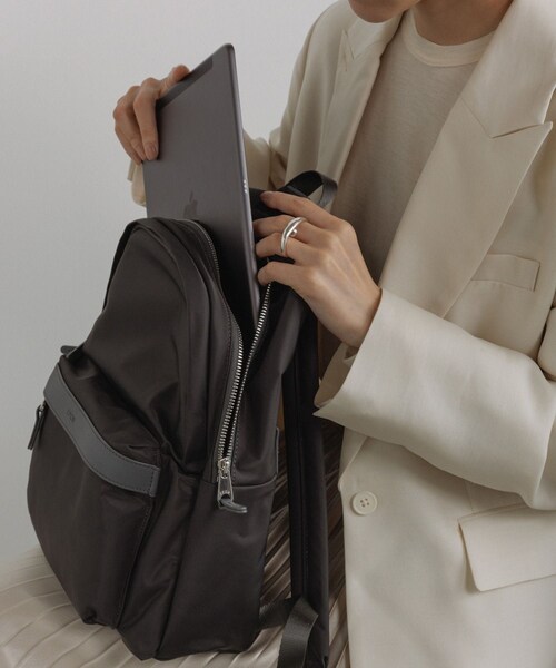 ROPE'(ロペ)の「【E'POR】【撥水】 Pac Sac Mini(パックサック ミニ)【26SS/新型】/一部WEB限定(バックパック/リュック・レディース・ブラック/グレー/ダークブラウン/ベージュ・F)」の15枚目の写真