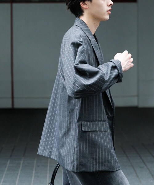 SENSE OF PLACE by URBAN RESEARCH（センスオブプレイスバイアーバンリサーチ）の「『セットアップ対応』『イージーケア/速乾』リネンライクピンストライプルーズジャケット（テーラードジャケット・メンズ・GRAY/BEIGE・M/L）」の11枚目の写真