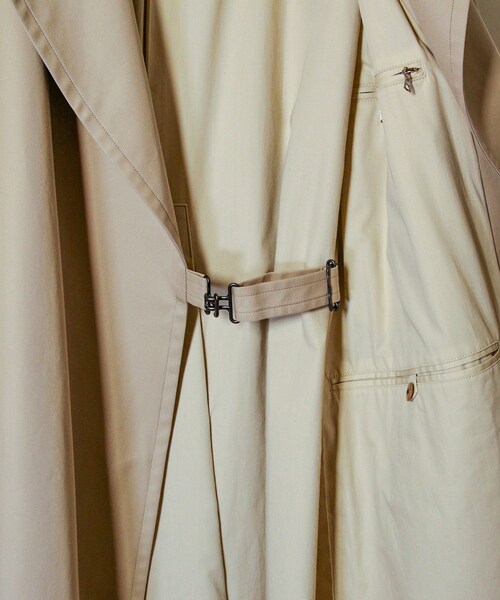 ADAM ET ROPE'（アダムエロペ）の「【blurhms】Gabardine Double Belt Trench Coat（トレンチコート・メンズ・ブラック/ベージュ・2/3）」の18枚目の写真