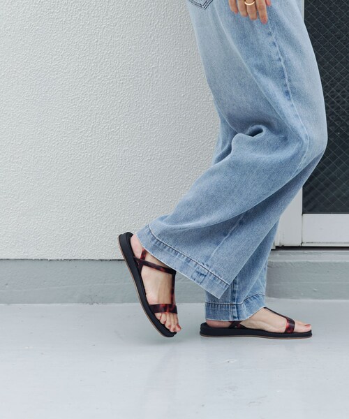 URBAN RESEARCH DOORS(アーバンリサーチドアーズ)の「Ipanema GLOW TRENDY SAND(サンダル・レディース・BLK/GLD/BRW/ORG・35/36/37)」の4枚目の写真