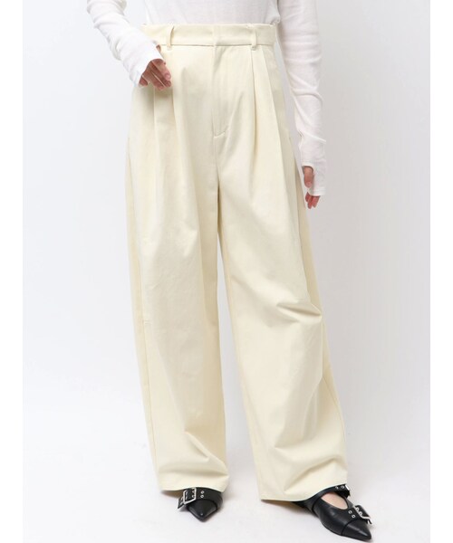 Ungrid（アングリッド）の「コクーンチノパンツ（チノパンツ・レディース・アイボリー/ベージュ/チャコールグレー・S/M）」の2枚目の写真