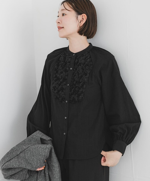 URBAN RESEARCH ROSSO（アーバンリサーチロッソ）の「F by ROSSO　モチーフレース切替ブラウス（シャツ/ブラウス・レディース・OFF WHITE/BLACK・FREE）」の2枚目の写真