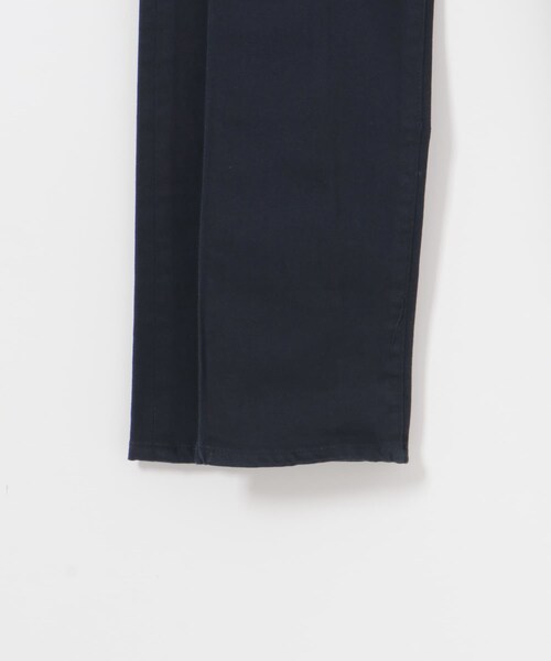 URBAN RESEARCH（アーバンリサーチ）の「KURO　BIG TUCK FLARE DENIM（デニムパンツ・レディース・NAVY/IVORY/BLUE・25/26/27）」の16枚目の写真