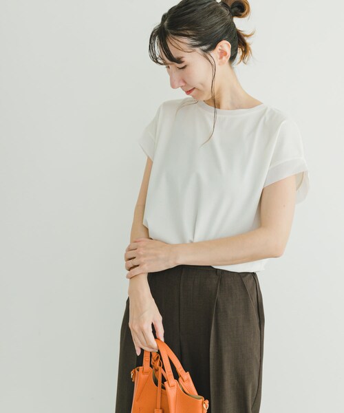 ITEMS URBANRESEARCH（アイテムズ アーバンリサーチ）の「バックタックフレンチプルオーバー（Tシャツ/カットソー・レディース・L.BEG/WHT/BLK/CML/KHK/WHT2・FREE）」の2枚目の写真