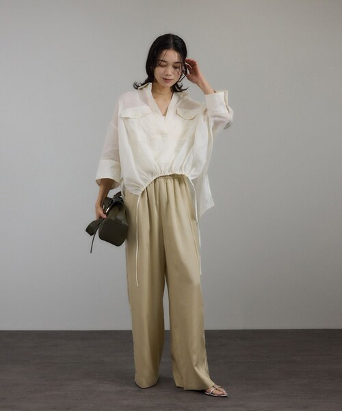 ADAM ET ROPE'（アダムエロペ）の「シアーリネンスキッパードルマンシャツ（シャツ/ブラウス・レディース・ブラック/ホワイト/ブラウン・F）」の12枚目の写真