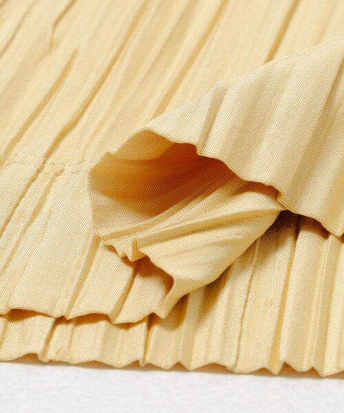 URBAN RESEARCH(アーバンリサーチ)の「ESTHE PLEATED HALTER MAXI DRESS(ワンピース・レディース・YELLOW・S)」の6枚目の写真