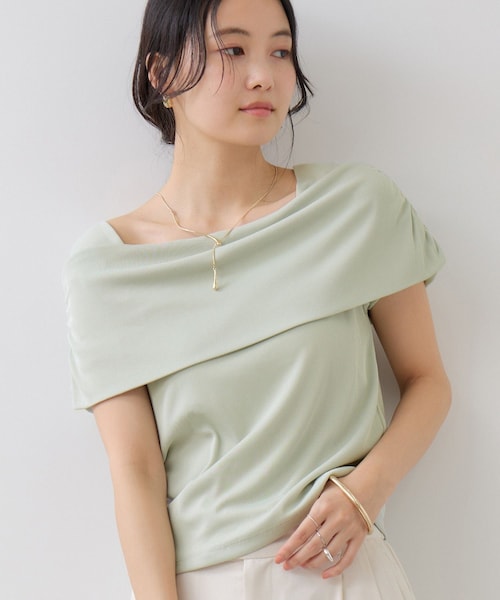 VIS(ビス)の「サイドギャザーオフショルダーカットソー/接触冷感(Tシャツ/カットソー・レディース・キナリ/ダークブラウン/ライトグリーン/レッド・F)」の3枚目の写真