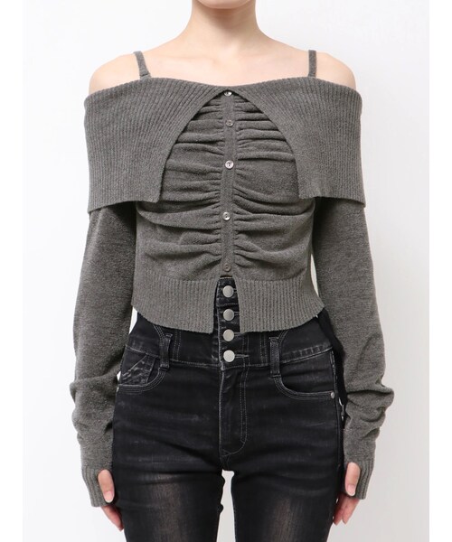 EMODA（エモダ）の「FRONT BUTTON OFF SHOULDER KNIT（ニット/セーター・レディース・アイボリー/グレー/ブラック/レッド/ネイビー・F）」の6枚目の写真