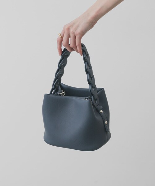 SENSE OF PLACE by URBAN RESEARCH（センスオブプレイスバイアーバンリサーチ）の「チェーンハンドルパフバッグ（ショルダーバッグ・レディース・BLACK/L.BLUE/IVORY・One）」の3枚目の写真