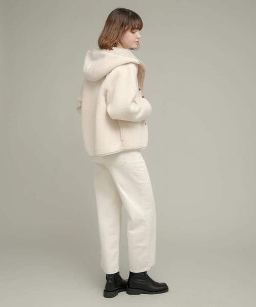 URBAN RESEARCH Sonny Label（アーバンリサーチサニーレーベル）の「ムートンリバーシブルフーディーコート（ムートンコート・レディース・CCLxCCL/IVOxBEG/OFF×CAM・36/38）」の10枚目の写真