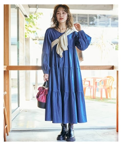 nissen（ニッセン）の「大きいサイズ ゆるシルエットティアードデザインワンピース（ワンピース・レディース・ウオッシュドブルー(デニム)/フォレストグリーン/黒/ココアブラウン/ティーグリーン・L~LL相当/3L~4L相当/5L~6L相当/8L相当/10L相当）」の5枚目の写真