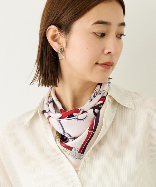 ROPE'（ロペ）の「ROPE' リバイバルシルクスカーフ/Sサイズ・26AW（バンダナ/スカーフ・レディース・ブラック/オフホワイト/カーキ/レッド/ピンク・F）」の8枚目の写真