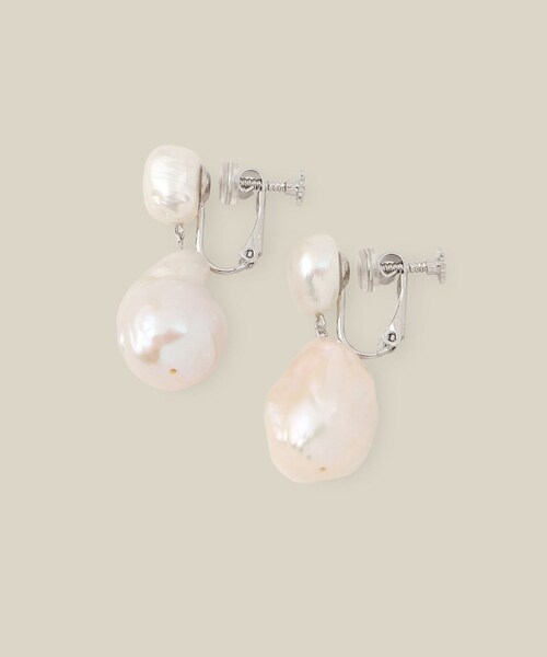 ROPE'(ロペ)の「ビッグパールイヤリング(イヤリング・レディース・オフホワイト・F)」の6枚目の写真