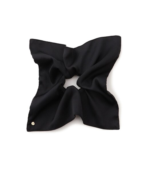 ROPE' PICNIC(ロペピクニック)の「チャーム付きサテンボリュームスクエアシュシュ(ヘアゴム・レディース・ブラック/キャメル系/ベージュ・F)」の1枚目の写真