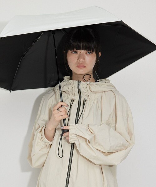 ADAM ET ROPE'（アダムエロペ）の「【定番人気】 CORTED UMBRELLA 53 with tote（折りたたみ傘・レディース・ブラック/ホワイト系・F）」の3枚目の写真
