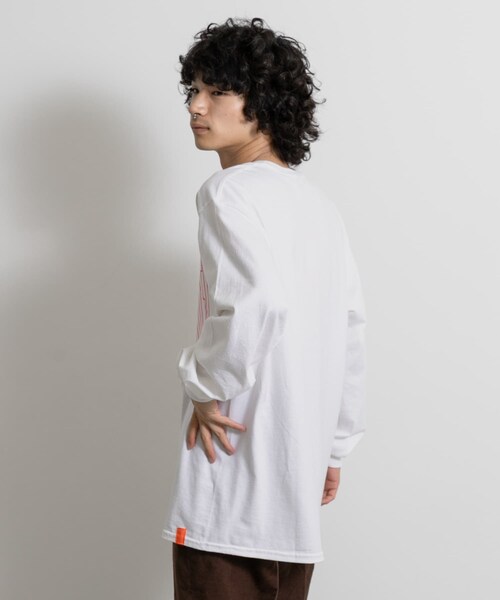THE GOODLAND MARKET（ザグッドランドマーケット）の「TONY　Bigger Love LS Pocket Tee（Tシャツ/カットソー・メンズ・WHT/BURGUNDY・L）」の6枚目の写真