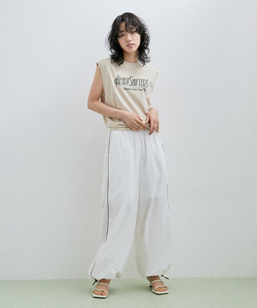 ADAM ET ROPE'（アダムエロペ）の「【DISCUS for ADAM ET ROPE'】別注 NYLON PANTS（カーゴパンツ・レディース・ブラック/ホワイト/ラベンダー・F）」の21枚目の写真