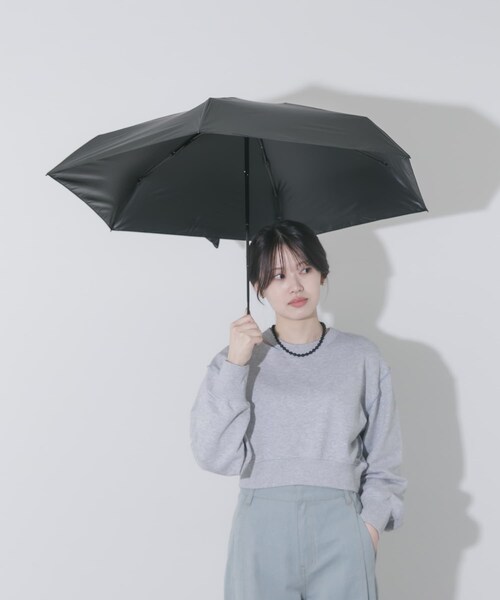 SMELLY（スメリー）の「『晴雨兼用』because　ユニセックス オールウェザーミニマル（長傘・レディース・GRY/BLK・Free）」の4枚目の写真