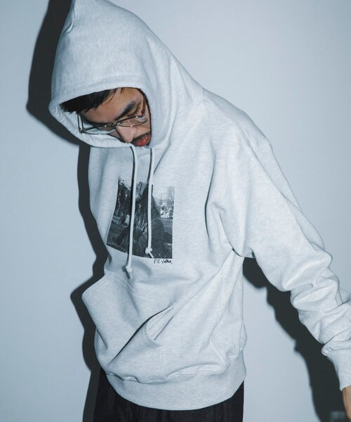 URBAN RESEARCH(アーバンリサーチ)の「BLANKMAG B/W photo Hoodie(パーカー・メンズ・Ash/Black・M/L/XL)」の10枚目の写真