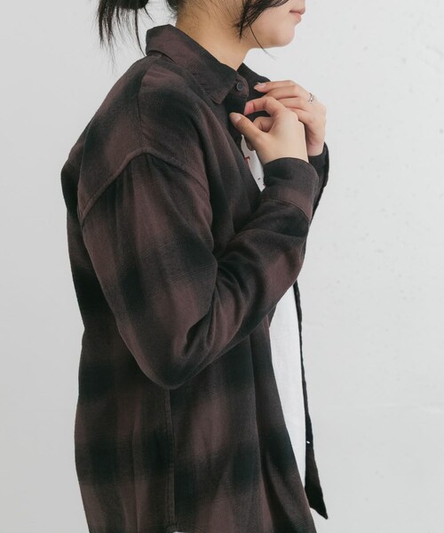 EKAL（エカル）の「製品染オンブレーチェックシャツ（シャツ/ブラウス・レディース・グレージュ/ブラウン・one）」の7枚目の写真