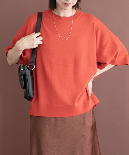 ITEMS URBANRESEARCH（アイテムズ アーバンリサーチ）の「『洗濯可』ニットTシャツ（ニット/セーター・レディース・OFF/BLK/CHA/GRN/ORG・Free）」の5枚目の写真