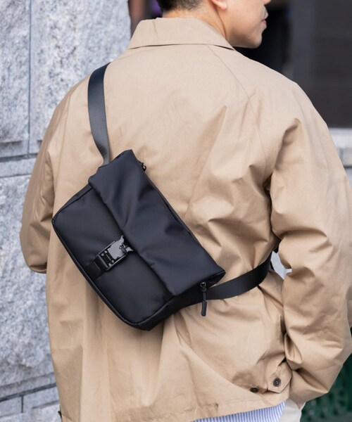 RODE SKO（ロデスコ）の「撥水フィドロックショルダーバッグ S（ショルダーバッグ・メンズ・BLACK/KHAKI・S）」の3枚目の写真