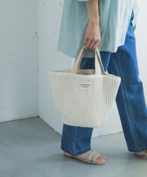 URBAN RESEARCH DOORS（アーバンリサーチドアーズ）の「『別注』beej×DOORS　ワッフルトートバッグ（トートバッグ・レディース・OFF/GRAY・One）」の4枚目の写真