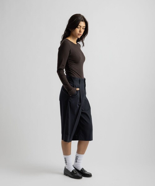 Saturdays NYC(サタデーズ ニューヨークシティ )の「Kim Pleated Shorts | WOMEN(その他パンツ・レディース・グレー/ネイビー・L/M/S)」の22枚目の写真