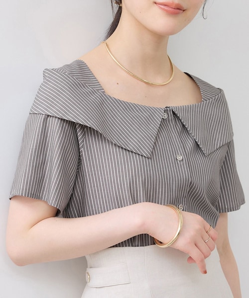 VIS（ビス）の「【夏トク価格】オフショルライクハーフスリーブブラウス/イージーケア（シャツ/ブラウス・レディース・ホワイト系/ダークブラウン系/ブルー系・F）」の2枚目の写真