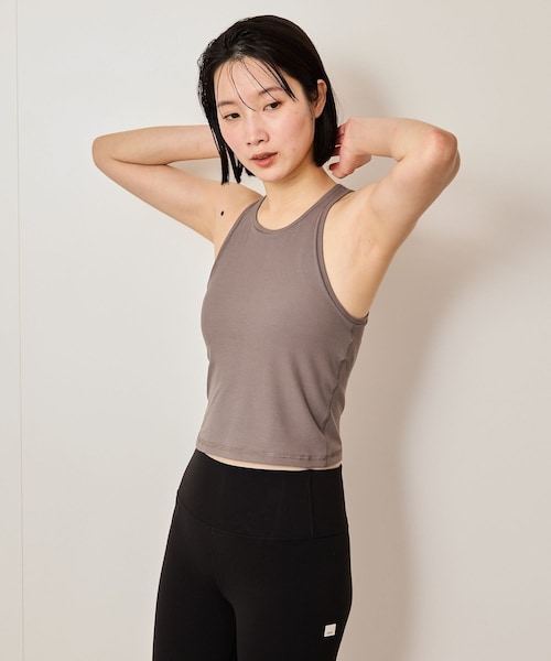 NERGY(ナージー)の「【VUORI】Pose Plyo Tankポーズプライオタンクトップ(タンクトップ・レディース・ブラック/ダークブラウン・S)」の2枚目の写真