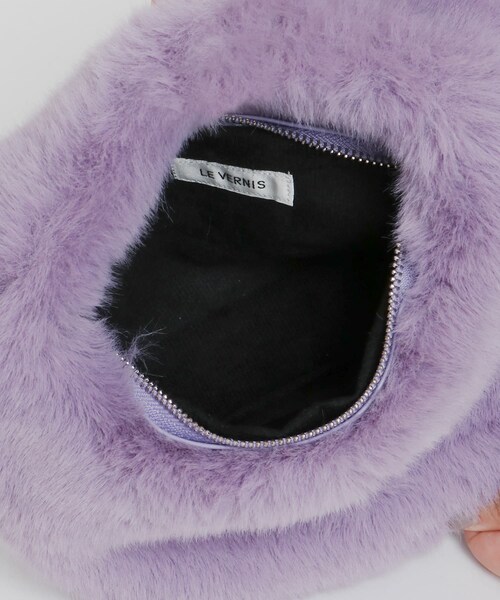 URBAN RESEARCH ROSSO（アーバンリサーチロッソ）の「LE VERNIS　Fake fur micro bag（ハンドバッグ・レディース・グリーン/ライトベージュ/パープル/ブラウン・-）」の19枚目の写真