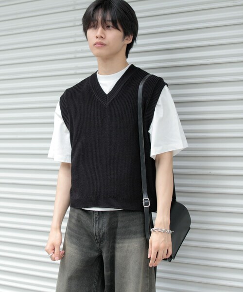 SENSE OF PLACE by URBAN RESEARCH（センスオブプレイスバイアーバンリサーチ）の「アゼアミクロップドニットベスト（ベスト・メンズ・BLACK/GRAY・M/L）」の6枚目の写真