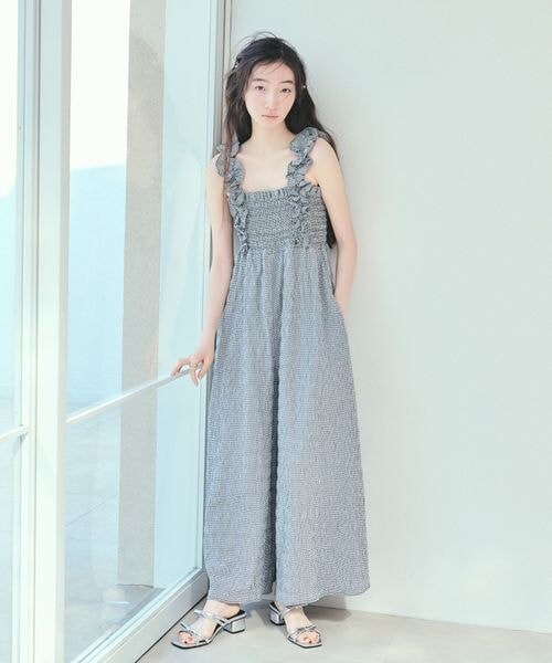Heather(ヘザー)の「フリルショルダーオールインワン(オールインワン・サロペット・オフホワイト花柄 05/グレー系チェック 18・S/M)」の3枚目の写真