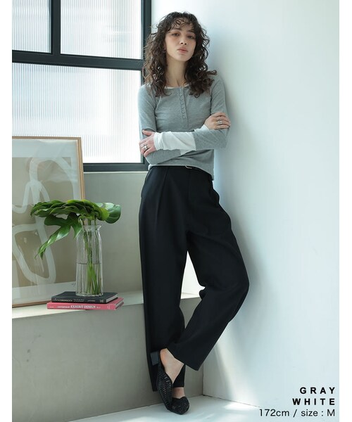 Re:EDIT（リエディ）の「配色レイヤード風ヘンリーネックトップス - トップス通販 | 人気レディースファッション - Re:EDIT（リエディ）（その他・レディース・ホワイト×ブラック/グレー×ホワイト/チャコール×ラベンダー・M/L）」の8枚目の写真