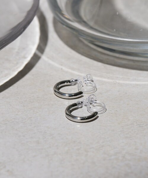 Lattice（Lattice）の「＜樹脂＞フープイヤリング（イヤリング・レディース・ゴールド/シルバー・FREE）」の2枚目の写真
