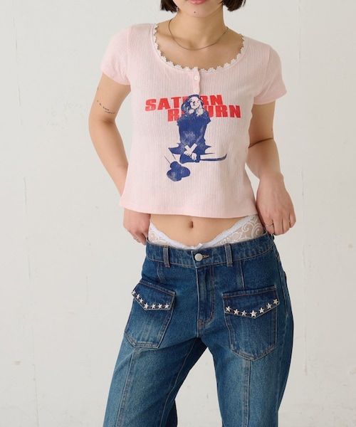 WHO'S WHO gallery（フーズフーギャラリー）の「シャーロットパターンメッシュS/Sトップス（Tシャツ/カットソー・レディース・イエロー/ピンク/オフホワイト/サックスブルー/ブラック・F）」の5枚目の写真