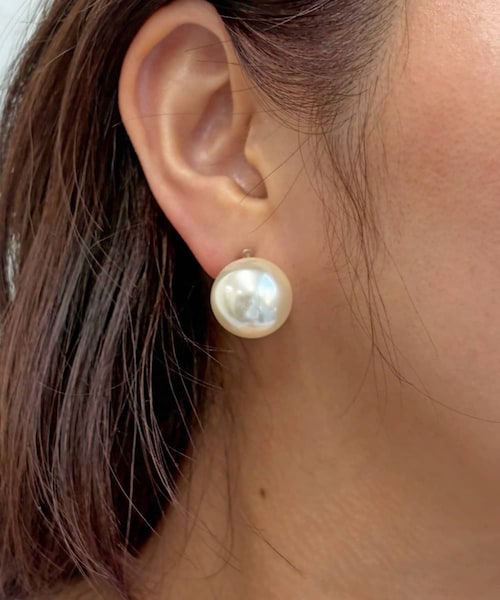 Lattice(Lattice)の「<樹脂>パールイヤリング(イヤリング・レディース・アイボリー・FREE)」の1枚目の写真