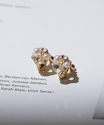 ビジューイヤリング