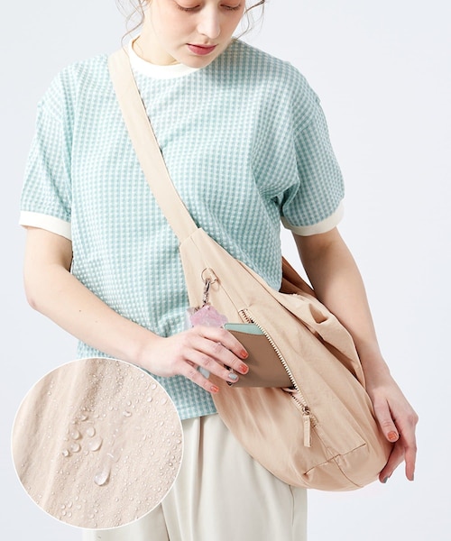 3coins（3coins）の「はっ水ショルダーバッグ（ショルダーバッグ・レディース・ブラック/ベージュ・FREE）」の2枚目の写真