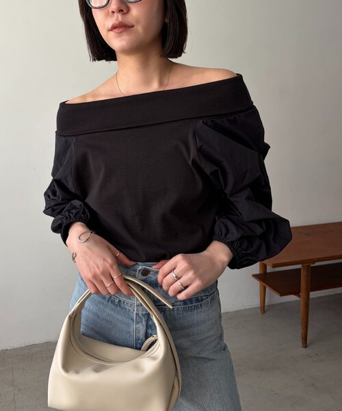 CAPRICIEUX LE'MAGE（カプリシューレマージュ）の「【華奢見え◎】異素材パフワンショルＴ（Tシャツ/カットソー・レディース・グレー/ホワイト/ブラック・F）」の3枚目の写真
