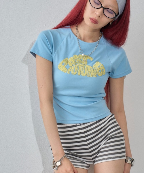 WHO'S WHO gallery(フーズフーギャラリー)の「デフォルメレースロゴチビT(Tシャツ/カットソー・レディース・ピンク/サックスブルー/ブラック/イエロー/オフホワイト・F)」の4枚目の写真