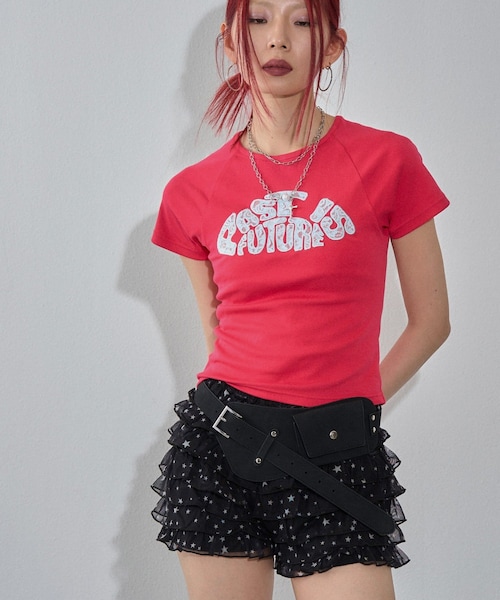 WHO'S WHO gallery(フーズフーギャラリー)の「デフォルメレースロゴチビT(Tシャツ/カットソー・レディース・ピンク/サックスブルー/ブラック/イエロー/オフホワイト・F)」の1枚目の写真
