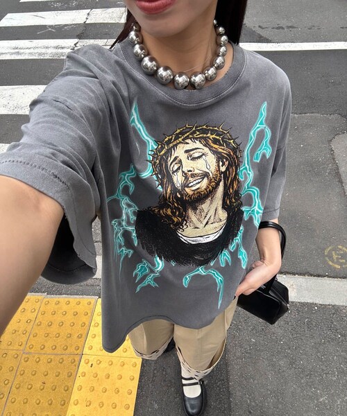 CIAOPANIC(チャオパニック)の「【RePRODUCTION LABEL / リプロダクションレーベル】アソートヴィンテージフェードTEE(Tシャツ/カットソー・レディース・ブラックその他3/ミッドナイトブルー/ブルー/ブラック/ブラックその他2/カーキ/チャコールグレー/ピンク/オフホワイト/レモンイエロー/シルバー/イエロー/ローズ/グレー/レッド・F)」の6枚目の写真