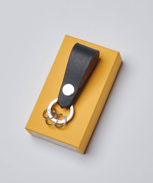 Lui's(ルイス)の「【ITTI】herrie loop key holder thug(キーホルダー・メンズ・ブルー/レッド/ブラック・F)」の2枚目の写真