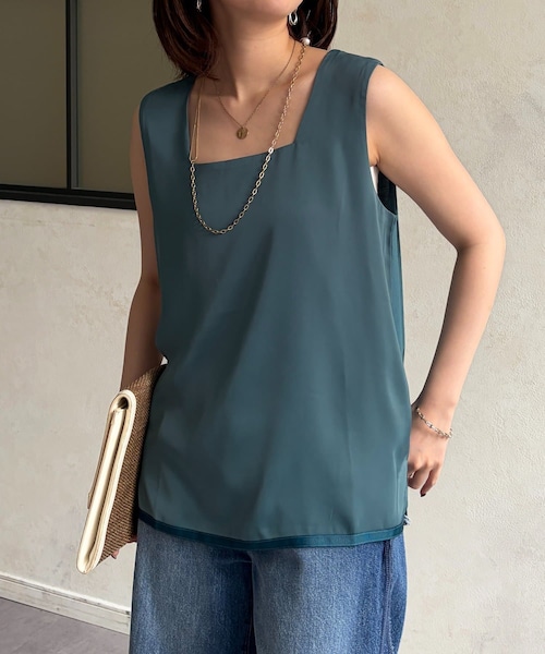 Chez toi(シェトワ)の「サテン×スムース2重スクエアタンク(タンクトップ・レディース・オフホワイト/ブラック/ブルー・F)」の3枚目の写真