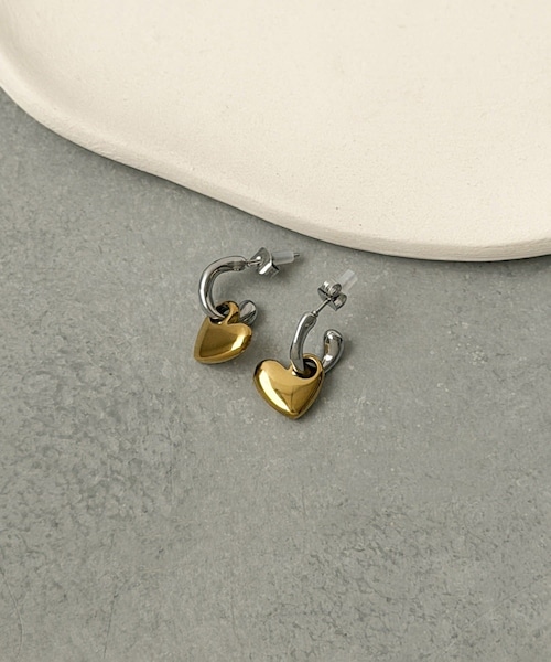 3coins(3coins)の「ステンレスハートモチーフピアス(ネックレス・レディース・その他・FREE)」の1枚目の写真
