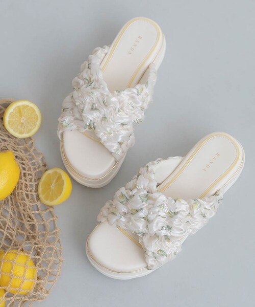 RANDA(ランダ)の「【Lemon Collection】レモンプリントシャーリングベルトサンダル(その他・レディース・その他)」の3枚目の写真
