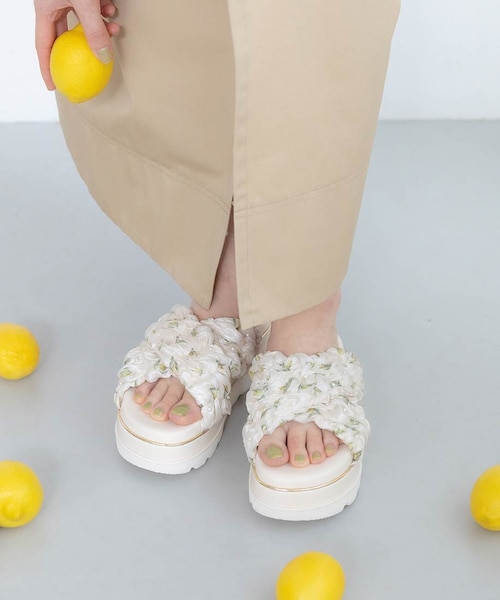 RANDA(ランダ)の「【Lemon Collection】レモンプリントシャーリングベルトサンダル(その他・レディース・その他)」の5枚目の写真