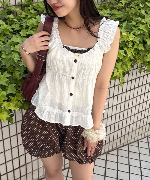 CIAOPANIC(チャオパニック)の「ウッドボタンドビーシャーリングキャミビスチェ(キャミソール・レディース・イエロー/ブラック/ホワイト・ONE)」の2枚目の写真